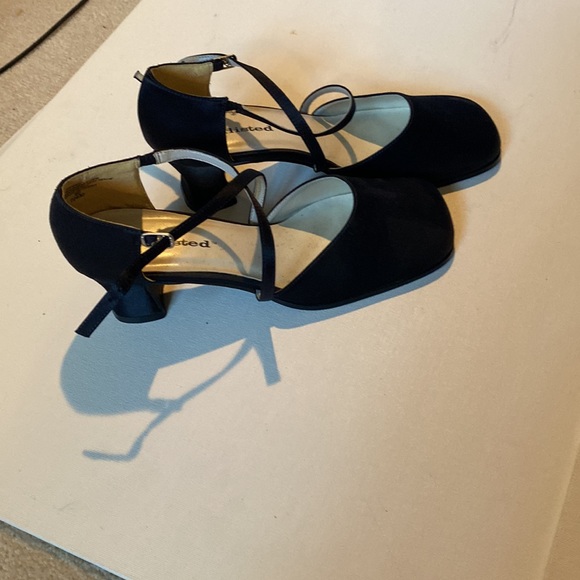 NWOT Unlisted Navy Blue Chunky Heel Shoes - Picture 2 of 7